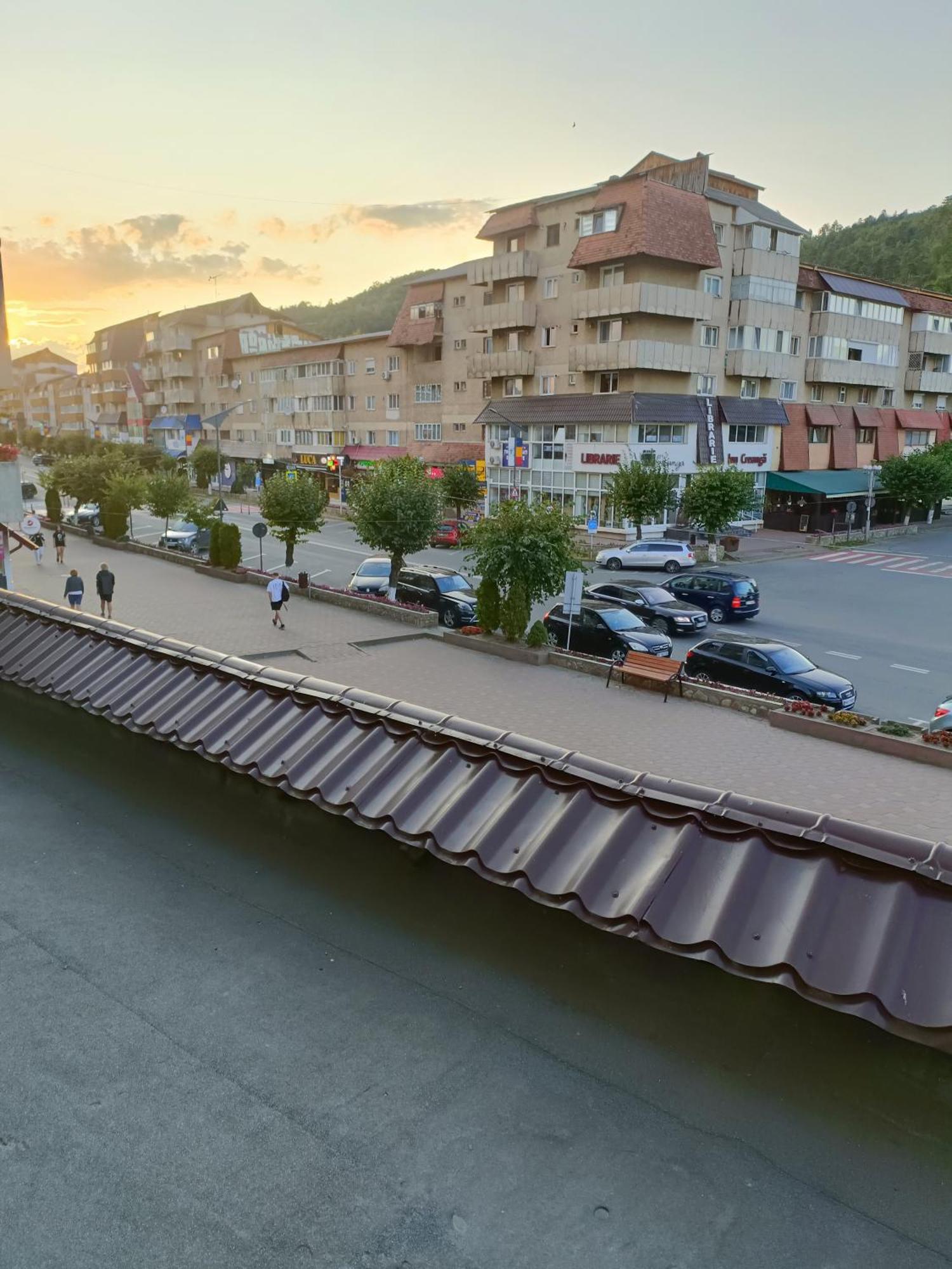Apartament Manu Tg Neamt Târgu Neamţ Exterior foto